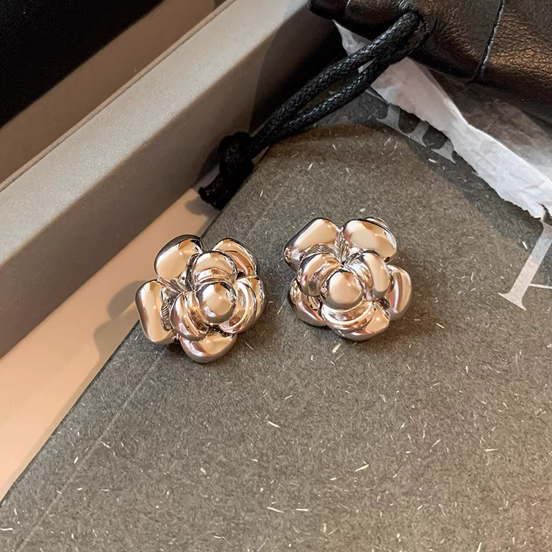 Sculpted Bloom Stud Earrings – Silver