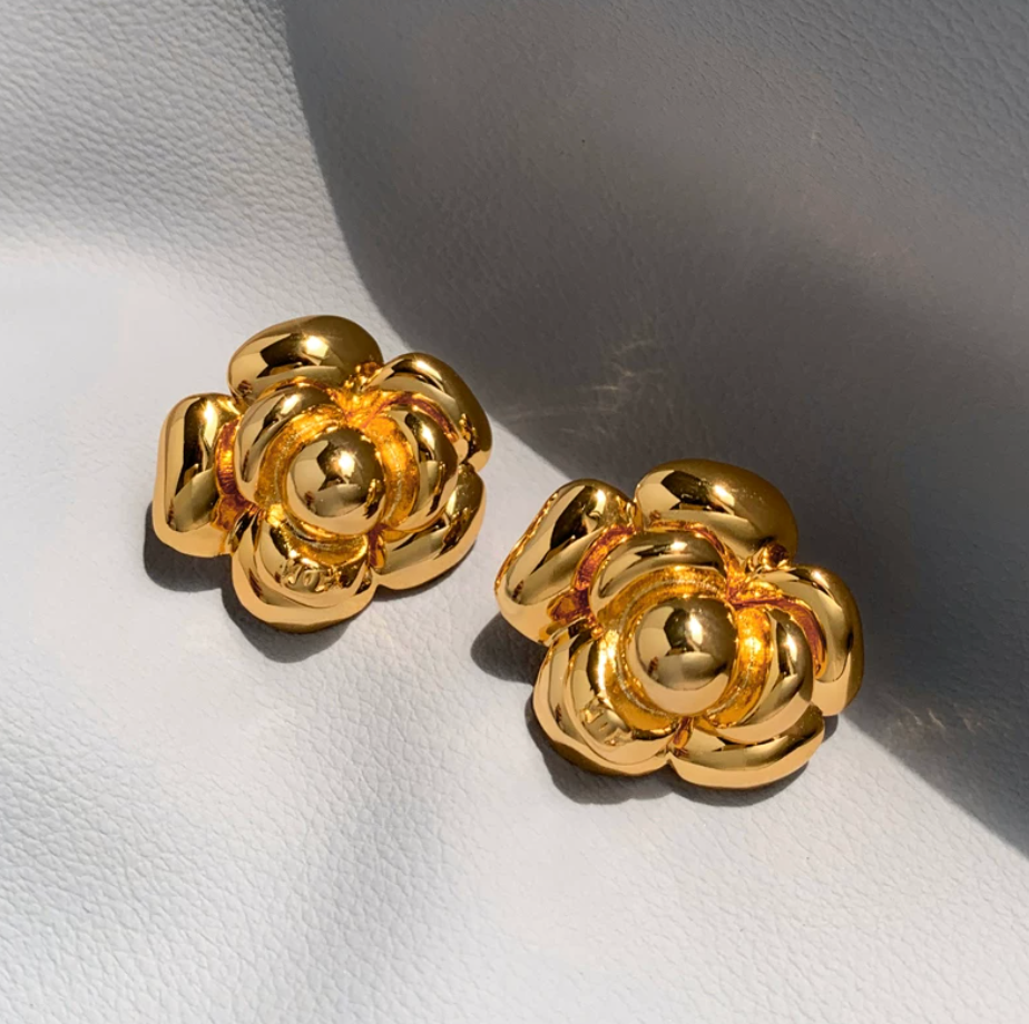 Sculpted Bloom Stud Earrings – Silver
